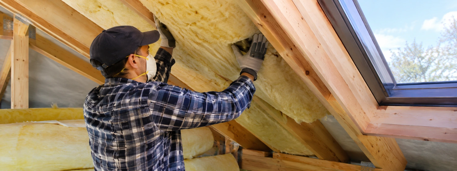 Professional expert is doing crawl space insulation charleston in the area of South Carolina SC.